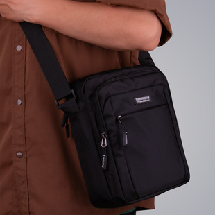 单肩包男款2025新款大容量男士斜挎包高级感包包男士便携包牛津布