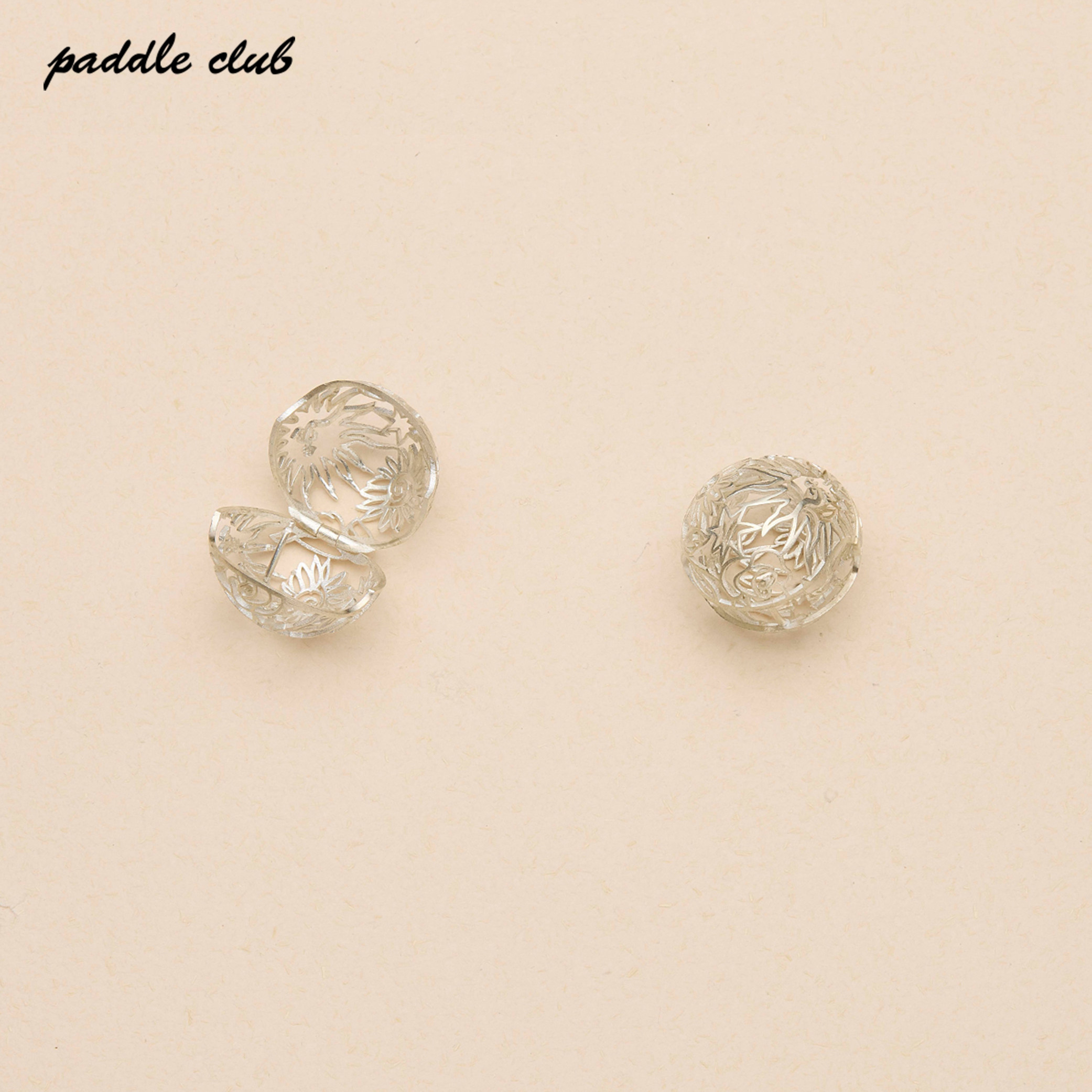 Paddle Club镂空花朵银球耳环