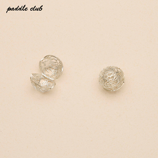 Paddle Club镂空花朵银球耳环