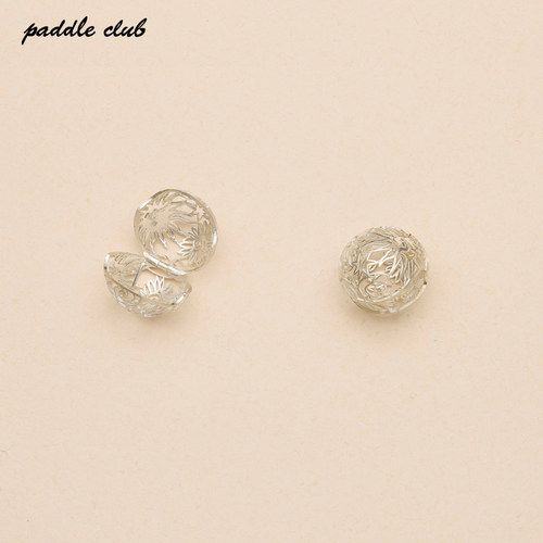Paddle Club镂空花朵银球耳环