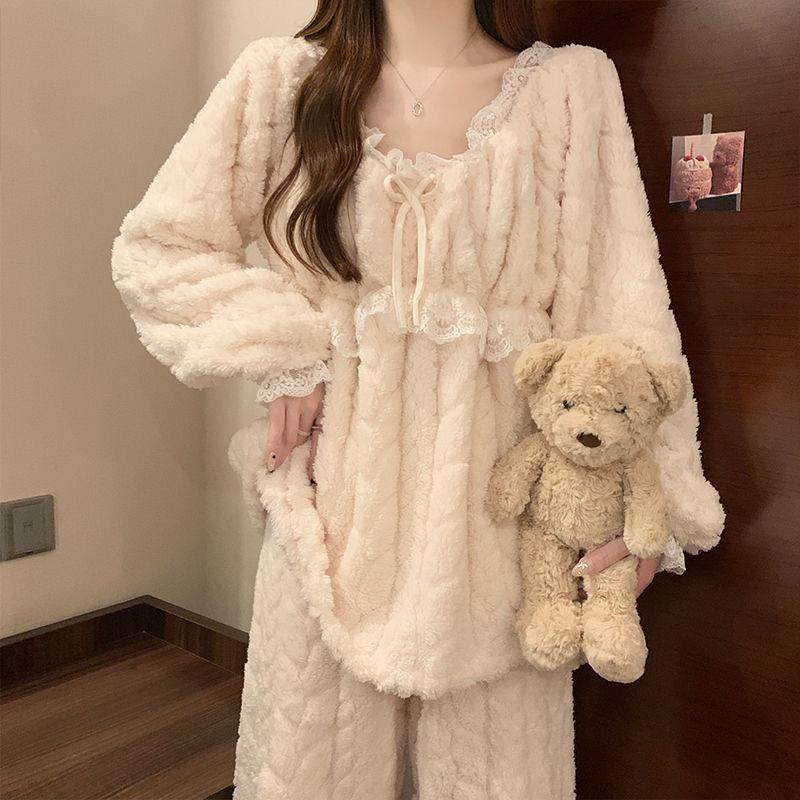 新款睡衣女秋冬季珊瑚绒长袖蕾丝花边甜美少女风可外穿套头家居服