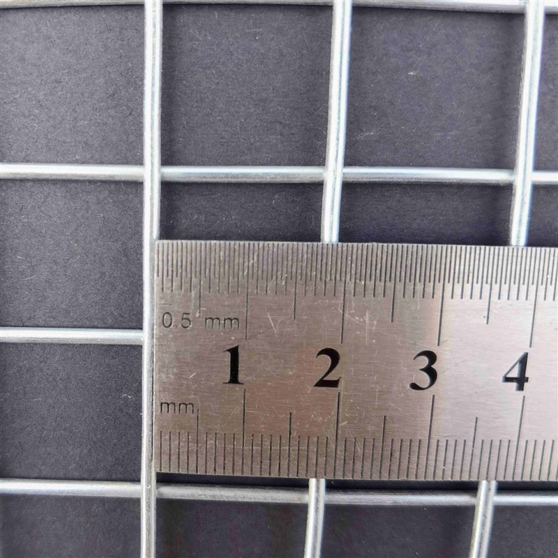 。网片围栏电焊网加粗铁丝网养殖隔离建筑网格笼子钢丝防护镀锌狗