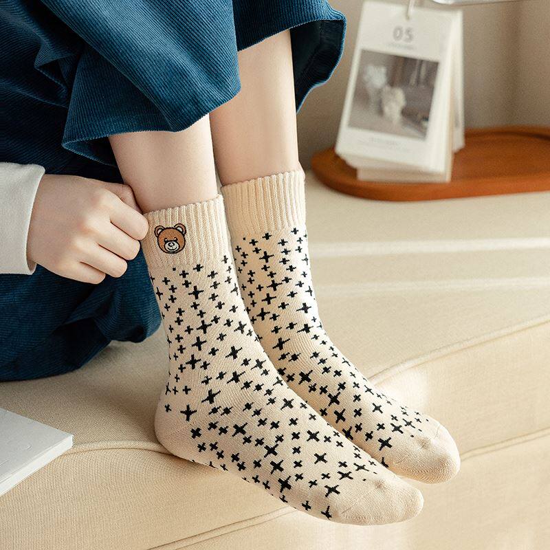[2 PAIRS] THICKENED THERMAL TERRY COTTON SOCKS LADYS CUTE EMBROIDERY TOWEL SOCKS IN THE FALL AND WINTER