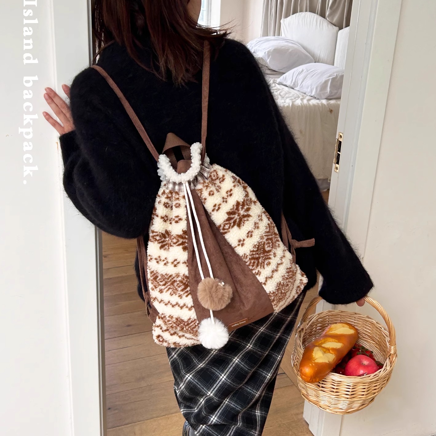 notheCase拼接毛绒双肩包