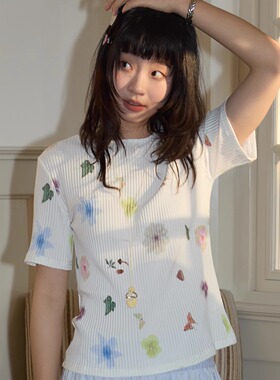 nothe Case「花园小憩」温柔印花短袖上衣 时髦压褶圆领T恤