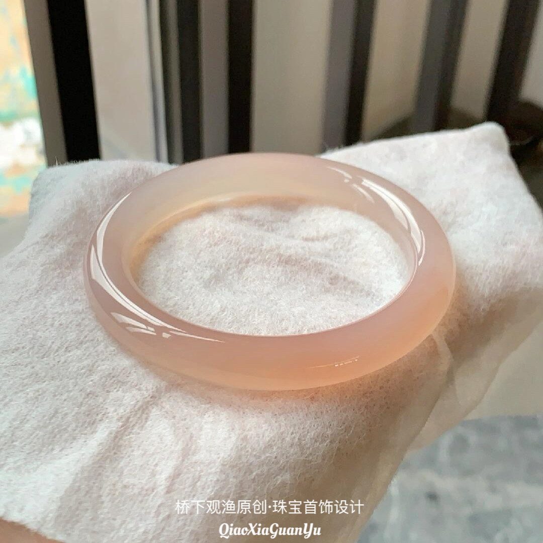 天然玛瑙手镯郁金香水蜜桃浅粉色玉镯冰种玉髓手镯玉石叮当镯8mm