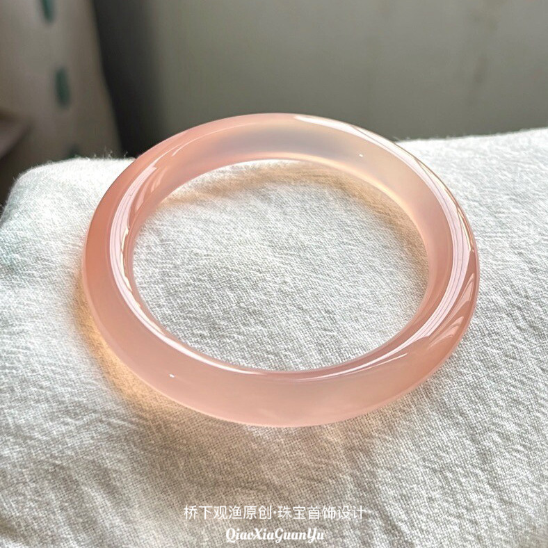 天然粉色玛瑙玉手镯高冰透西柚粉玉髓手镯藕粉色玉镯子女正品圆条
