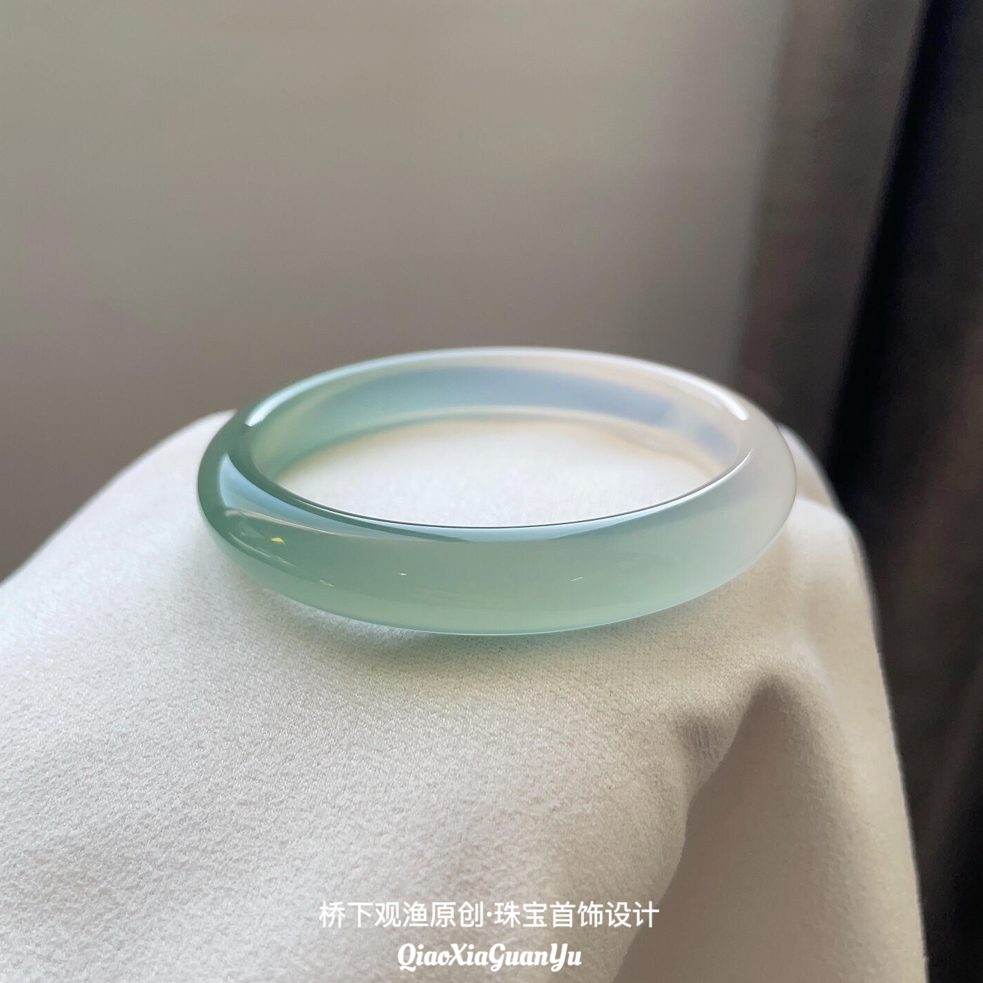 半山半水天然玛瑙玉髓手镯渐变