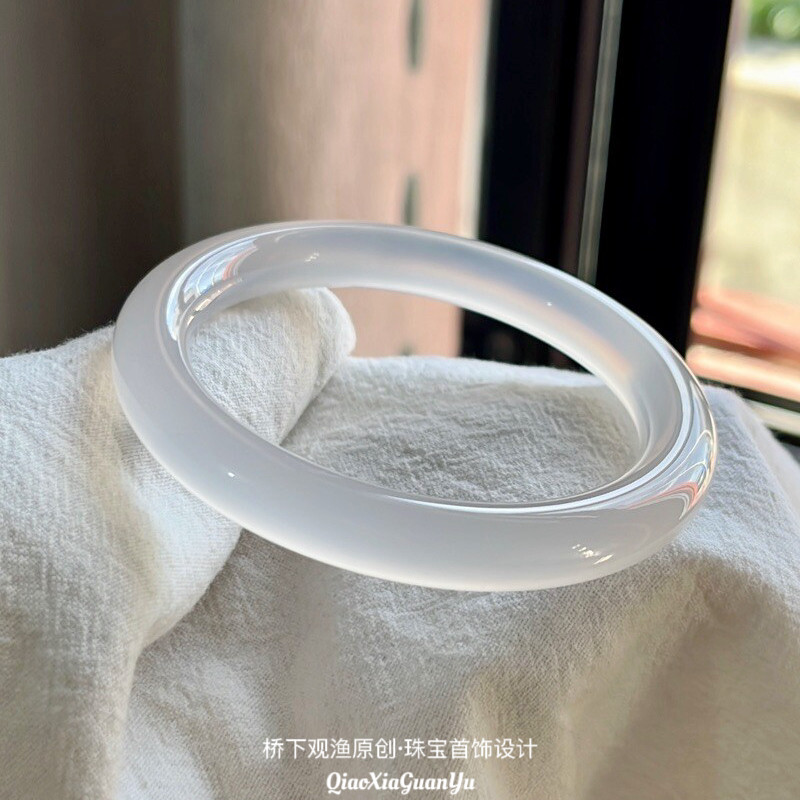 天然玛瑙手镯女款高冰种透白月光荔枝冻正品马料细圆条玉髓玉镯子