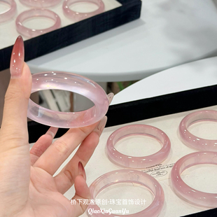 粉水晶手镯女马粉芙蓉石水晶玛瑙玉石镯子小众女款桃花恋爱送礼物