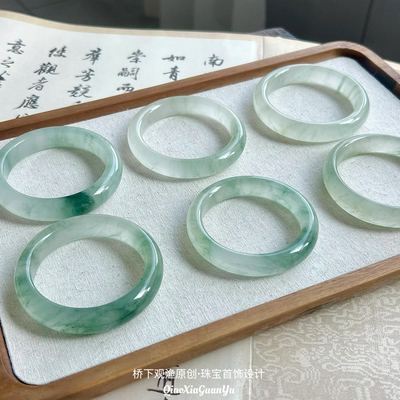 新疆天山翠天然翡翠色飘花手镯女