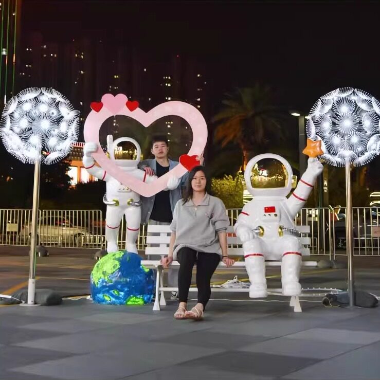 太空人宇航员大摆件户外玻璃钢航天模型雕塑商广场美陈网红装饰品