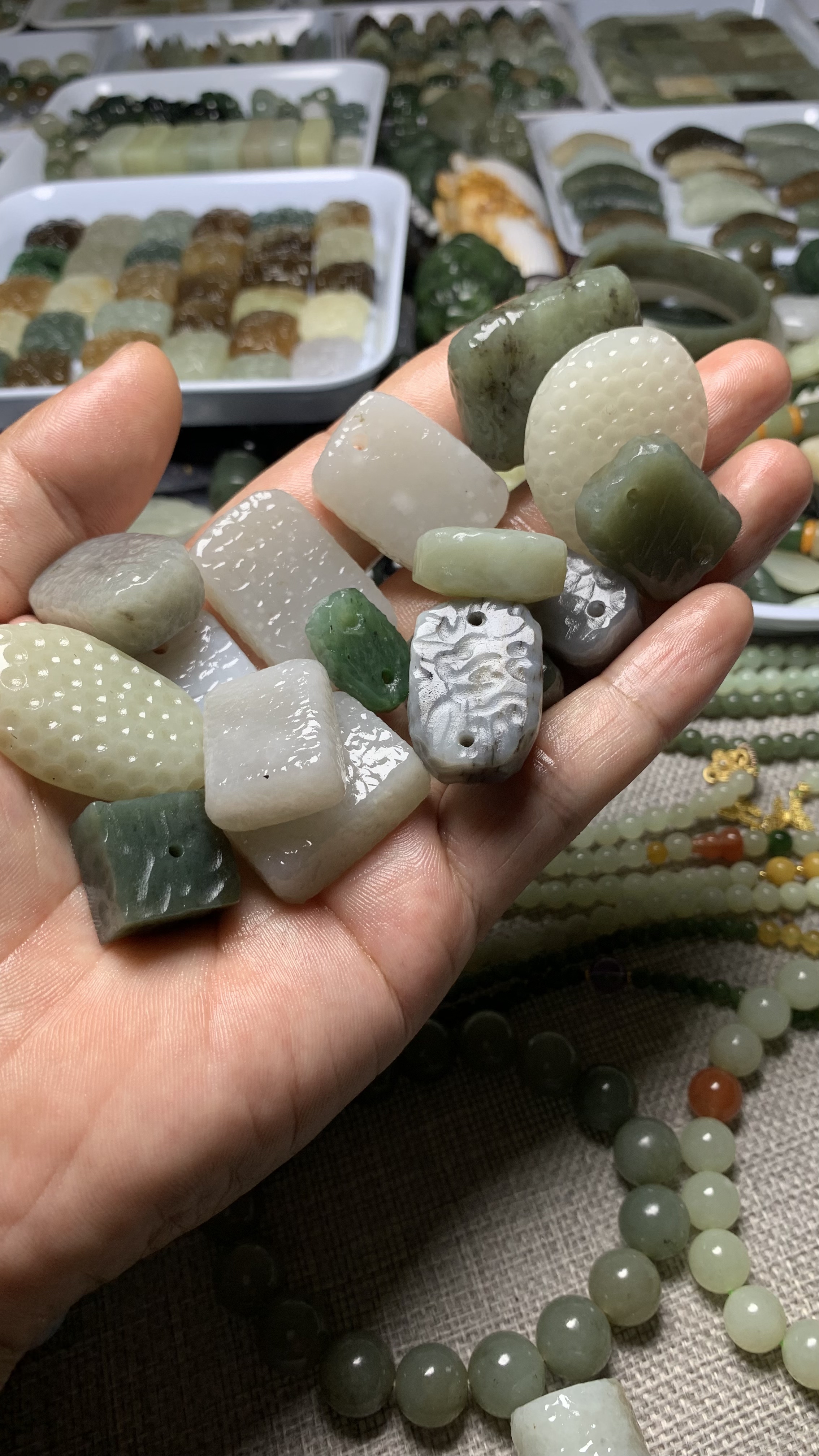 天然和田玉复古橘皮锤纹背云哑光猪鼻孔平安扣方扣子吊坠挂件饼子