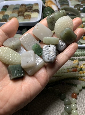天然和田玉复古橘皮锤纹背云哑光猪鼻孔平安扣方扣子吊坠挂件饼子