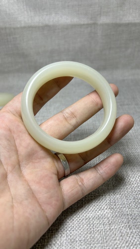 天然方解石白玉手镯阿富汗白玉圈口56-62玉质细腻油润表面光滑