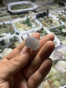 天然和田玉烟紫立体莲蓬多子多福吊坠挂件手机手牌手链车挂包挂