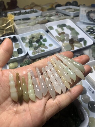 天然和田玉新疆黄糖料黄口青花烟紫白玉文昌笔小毛笔吊坠挂件
