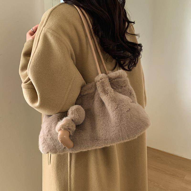 秋冬新款毛绒女温柔风软乎乎单肩腋下包包百搭大容量毛茸茸托特包,箱包皮具/热销女包/男包,通用款女包,淘宝优惠券,粉丝福利购,淘宝优惠卷
