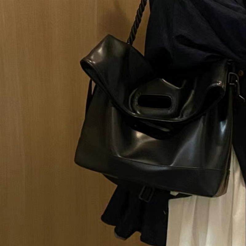 棕色软皮大容量托特包女2025新款通勤简约大包单肩斜挎包休闲运动,箱包皮具/热销女包/男包,通用款女包,淘宝优惠券,粉丝福利购,淘宝优惠卷