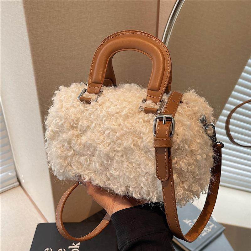 秋冬季小众羊羔毛绒绒包包女2025新款百搭斜挎包手提枕头包毛毛包,箱包皮具/热销女包/男包,通用款女包,淘宝优惠券,粉丝福利购,淘宝优惠卷