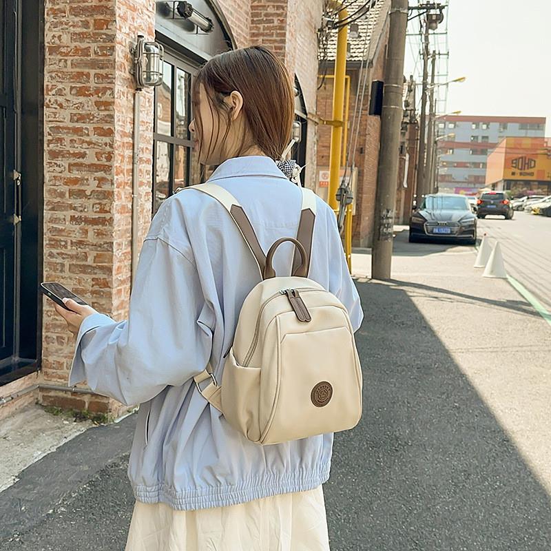 书包上班族女双肩包轻便简约风电脑背包小型ins小众防水旅游轻便