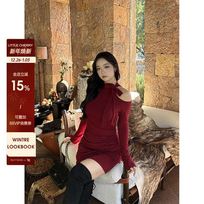 纯欲连衣裙氛围感露肩显瘦包臀裙