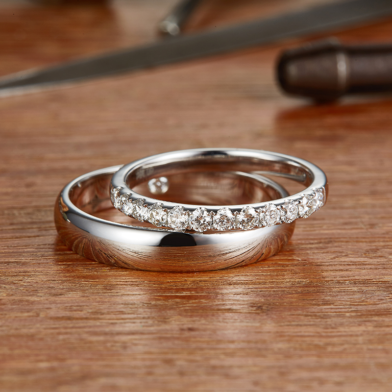 铂金排镶天然钻简约婚戒