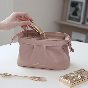 高级便携化妆包女大容量高端化妆品小型收纳包轻奢便携洗漱包