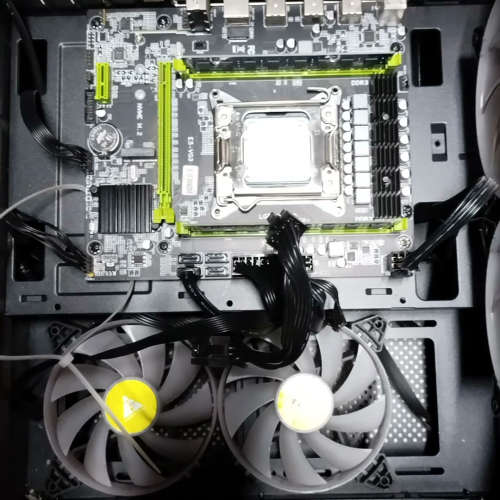 E5-VG3主板+i7-4820kCPU，加16g条子全好，