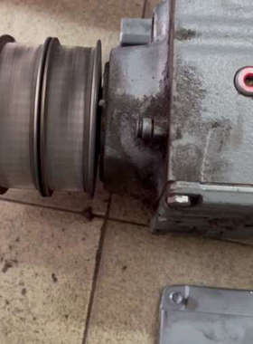 SEW赛威减速机，型号R37  DRE90M4  功率1.1