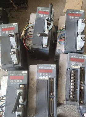 伺服驱动器SD30MTEH两个。SD30MT四个，单卖330