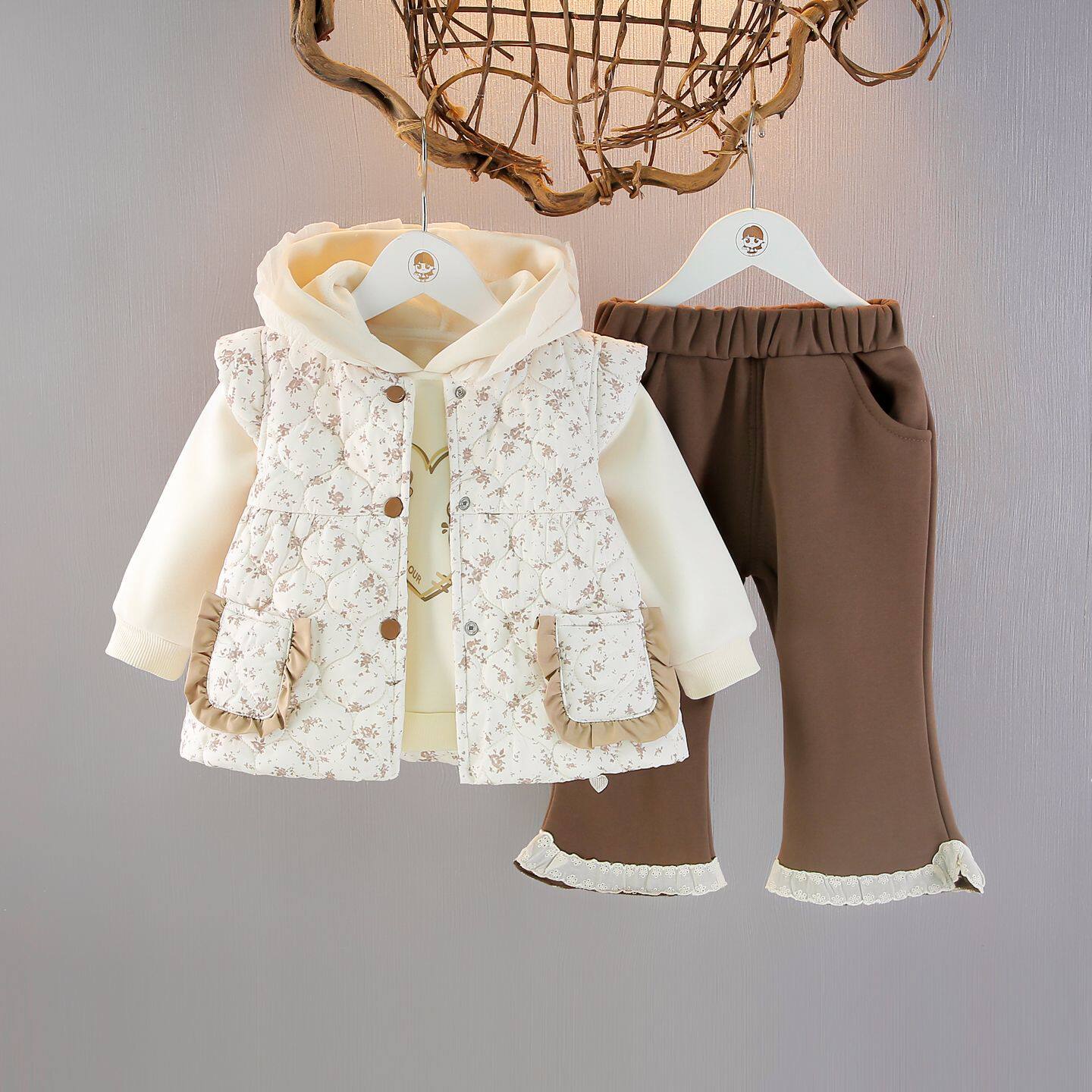 2025秋冬新款女宝宝加厚保暖卫衣三件套女童加绒冬装碎花棉服套装