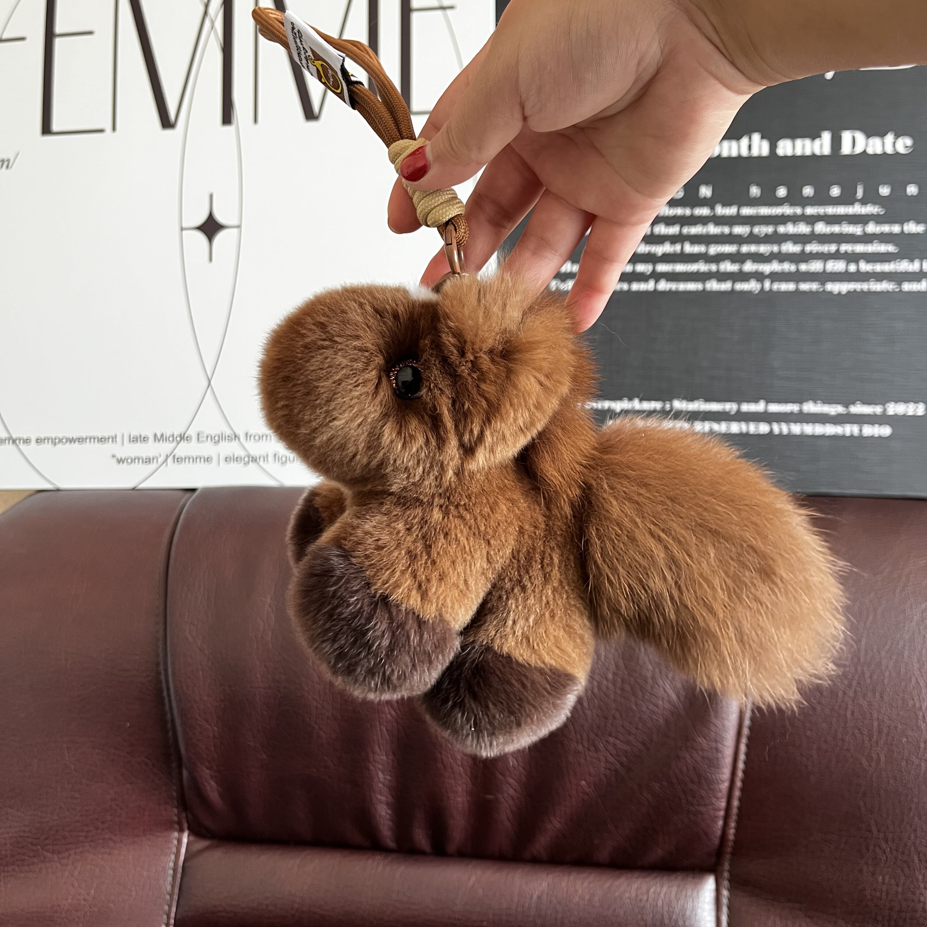 真獭兔毛招财小松鼠钥匙扣