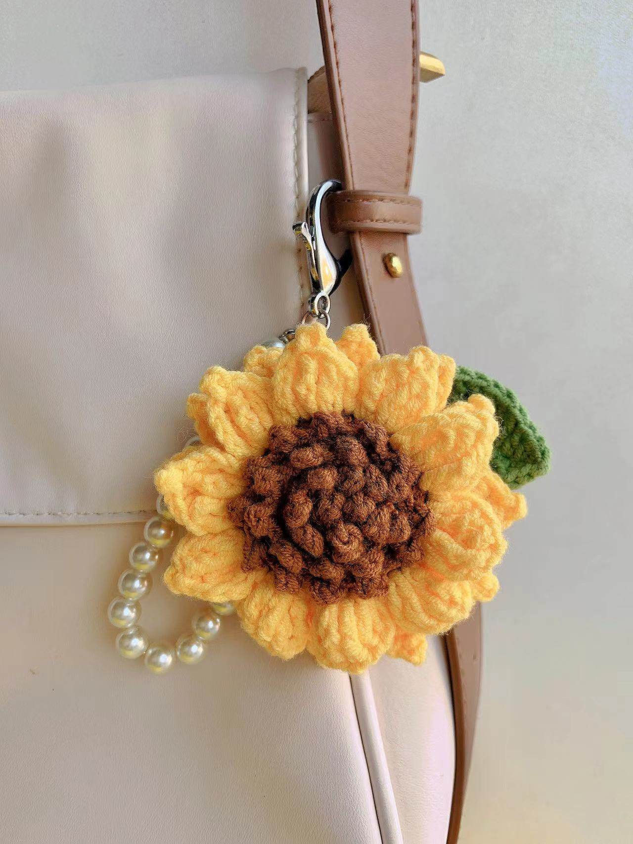 向日葵挂件钥匙扣一举夺魁教师节礼物手工毛线钩织包挂件包邮定制,服饰配件/皮带/帽子/围巾,DIY编织材料包,淘宝优惠券,粉丝福利购,淘宝优惠卷