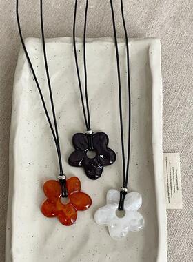 简约百搭琉璃花朵黑绳项链女高级感个性精致时尚潮流颈链锁骨链