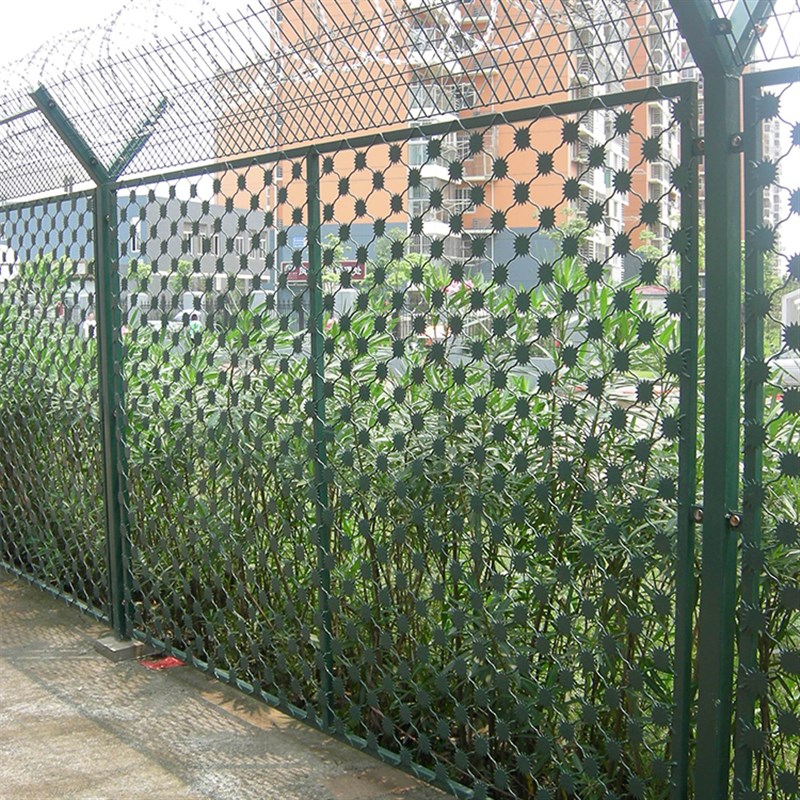 监狱护栏厂家机场看守所隔离钢网墙Y型柱防攀爬刀片刺铁丝护栏网