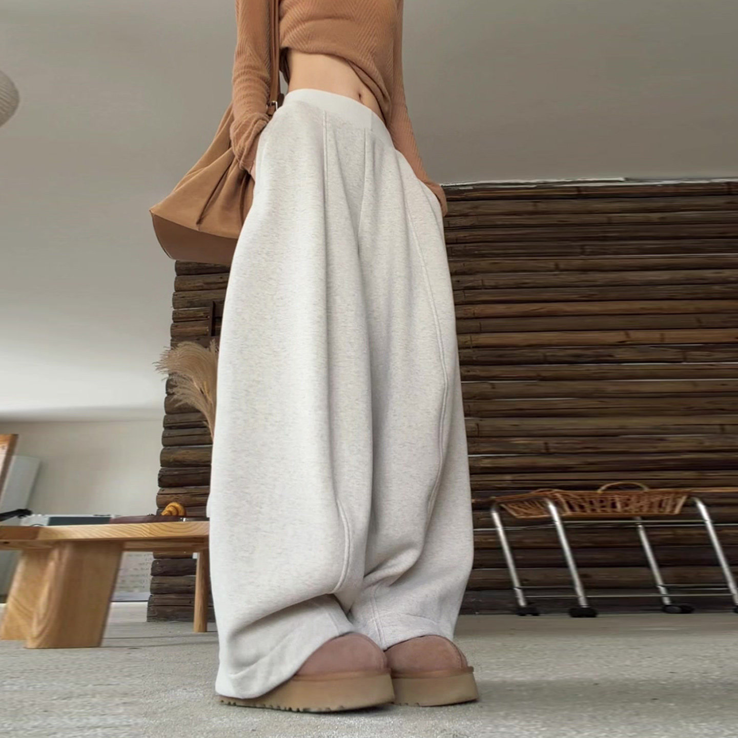 高腰加绒阔腿卫裤女冬季2025年新款垂感显瘦运动裤休闲拖地弯刀裤,女装/女士精品,大码裤装,淘宝优惠券,粉丝福利购,淘宝优惠卷