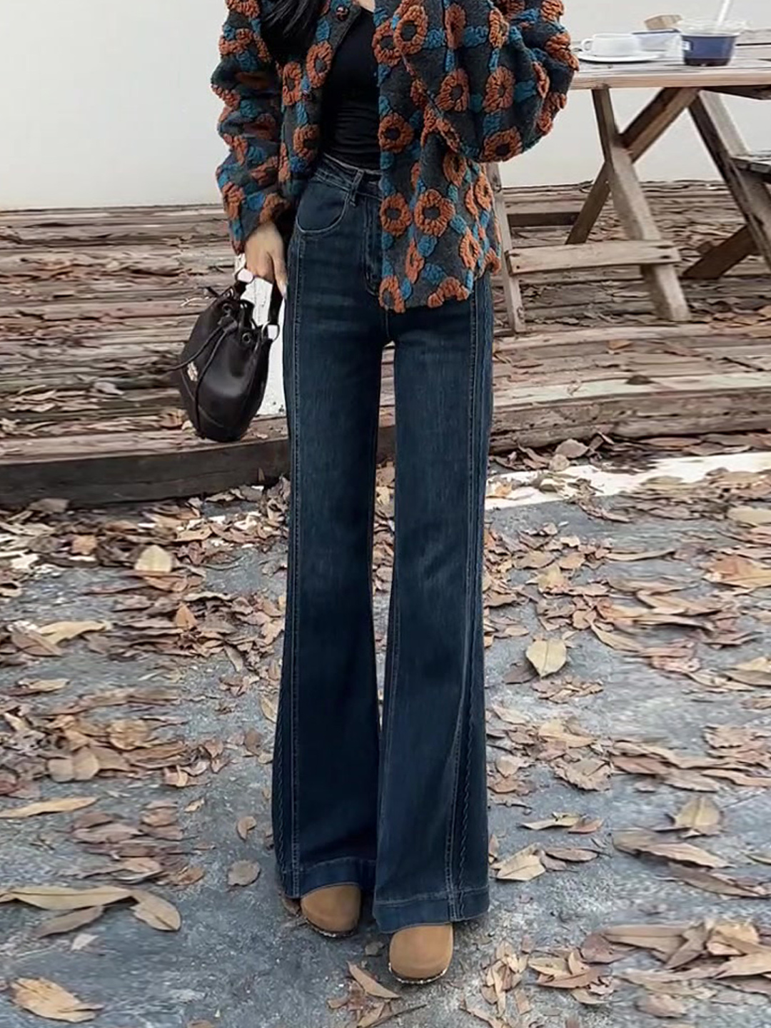 覆古蓝色窄版微喇牛仔裤女冬季2025新款时尚加绒加厚显瘦大码女裤