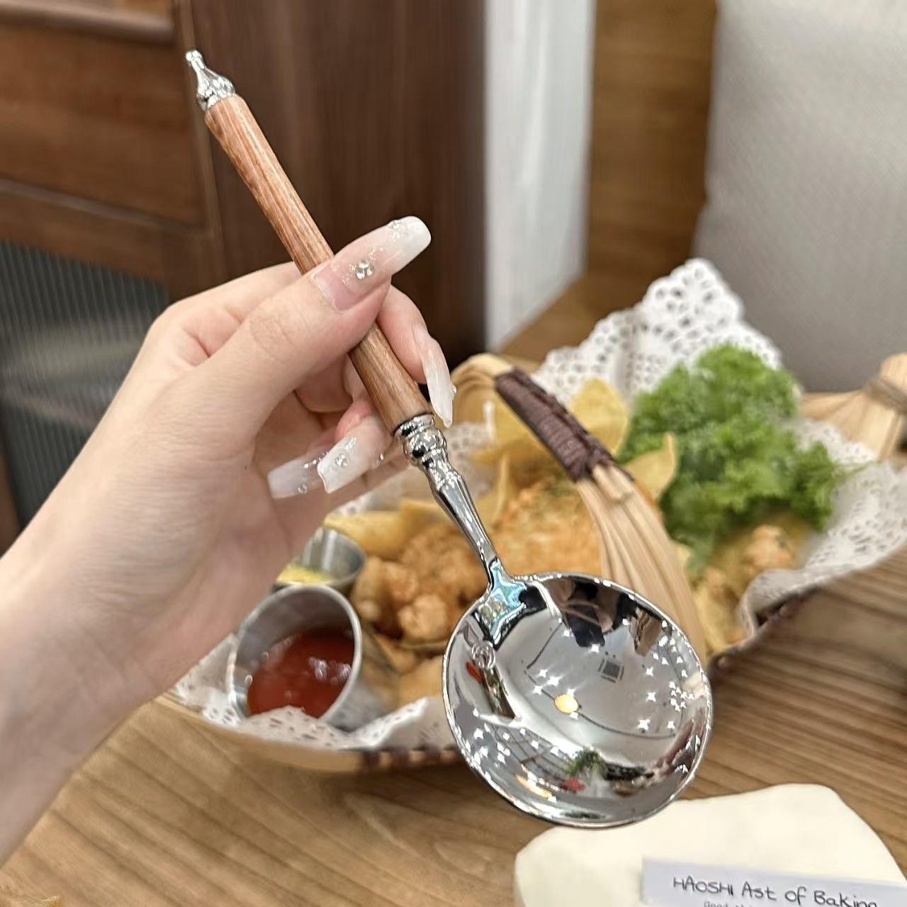 仿黄花梨木柄高级餐厅勺子图片