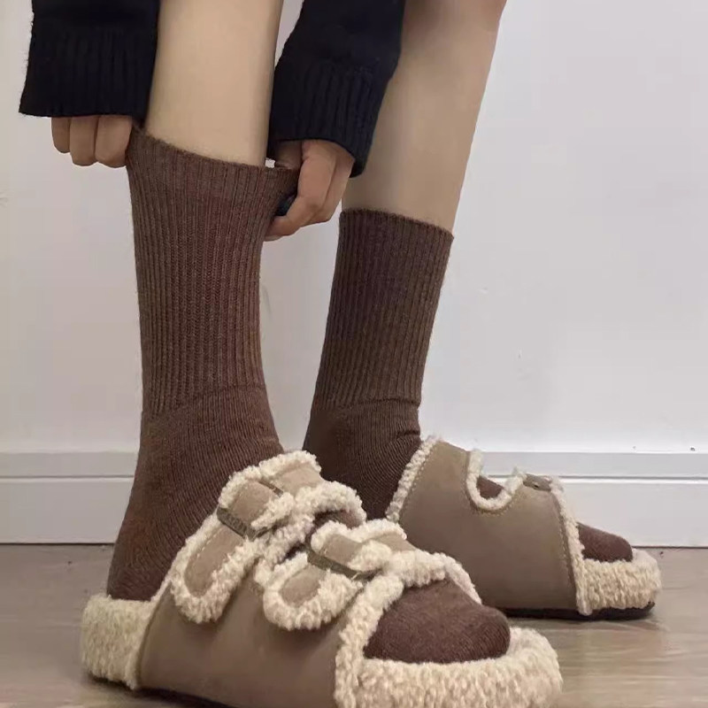 这袜子在秋冬天真的巨百搭~美拉德系羊毛袜洋气时髦堆堆袜超柔软