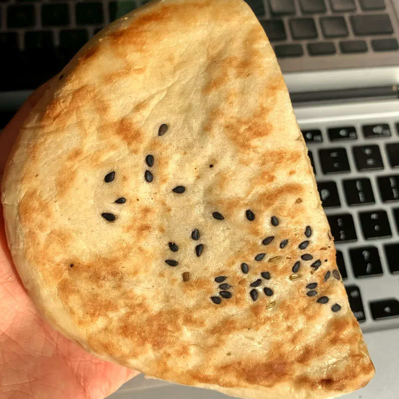 半圆饼小吃羊肉泡馍食材饼月亮馍