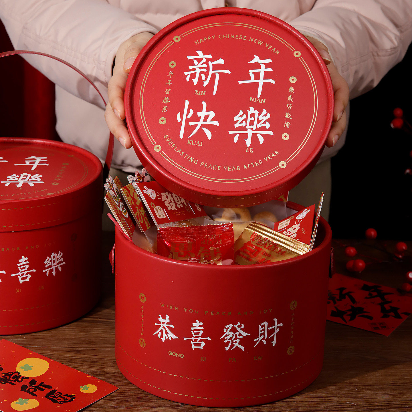 新年礼盒包装饼干坚果熟食腊味高档抱抱桶马年春节货礼品盒空定制