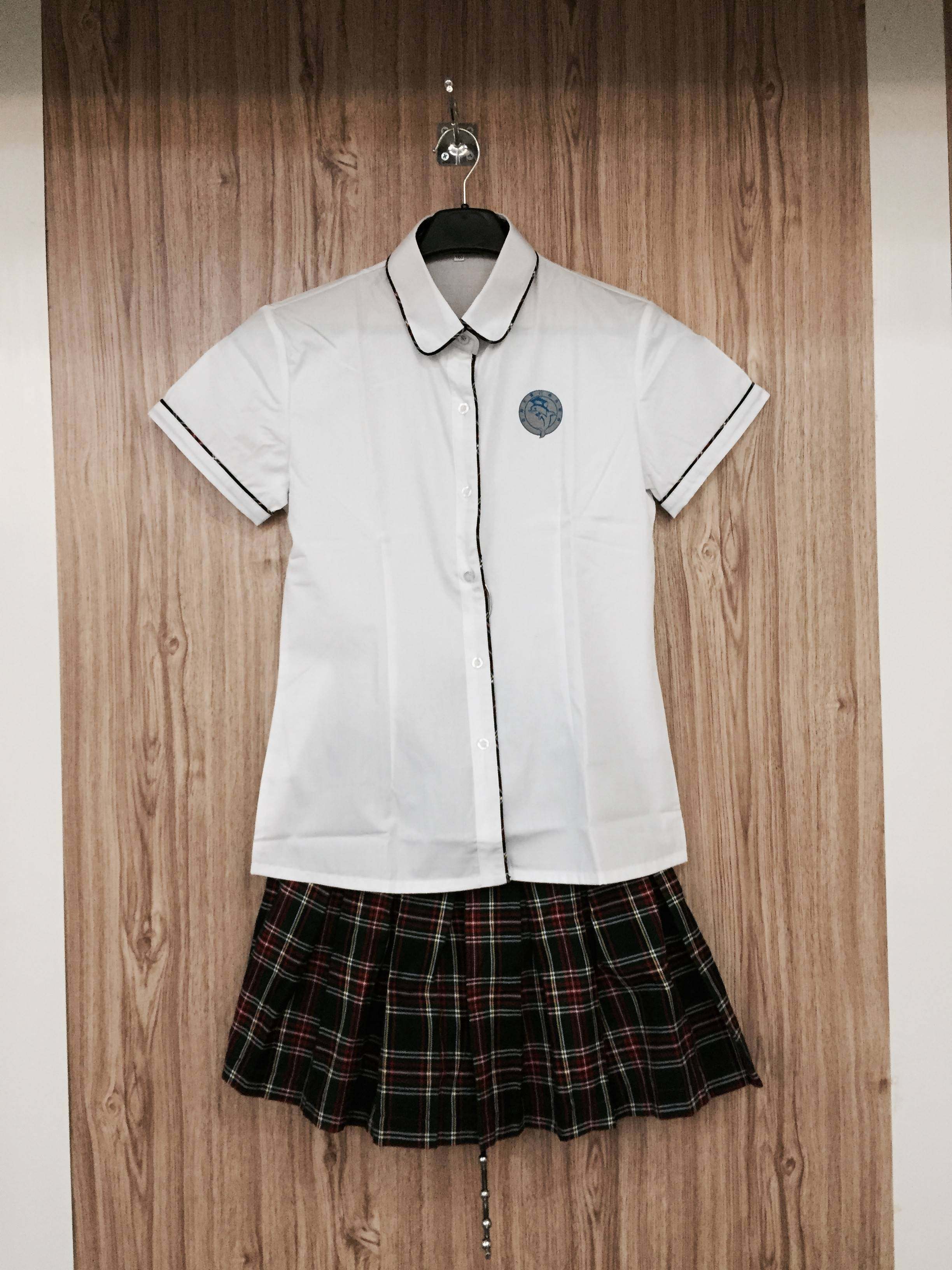 厦门市校服北师大厦门海沧附校(中学)女生夏装制服