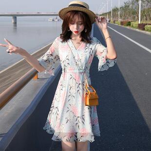 碎花连衣裙女短款2023新款夏季小个子收腰显瘦气质小清新雪纺裙子