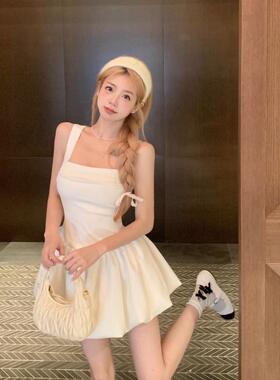 辣妹白色吊带连衣裙女夏季气质性感收腰显瘦公主蓬蓬裙小个子