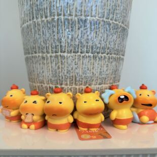 可爱潮玩水豚噜噜盲盒办公桌面装饰品小摆件玩具包挂件PH2025中国