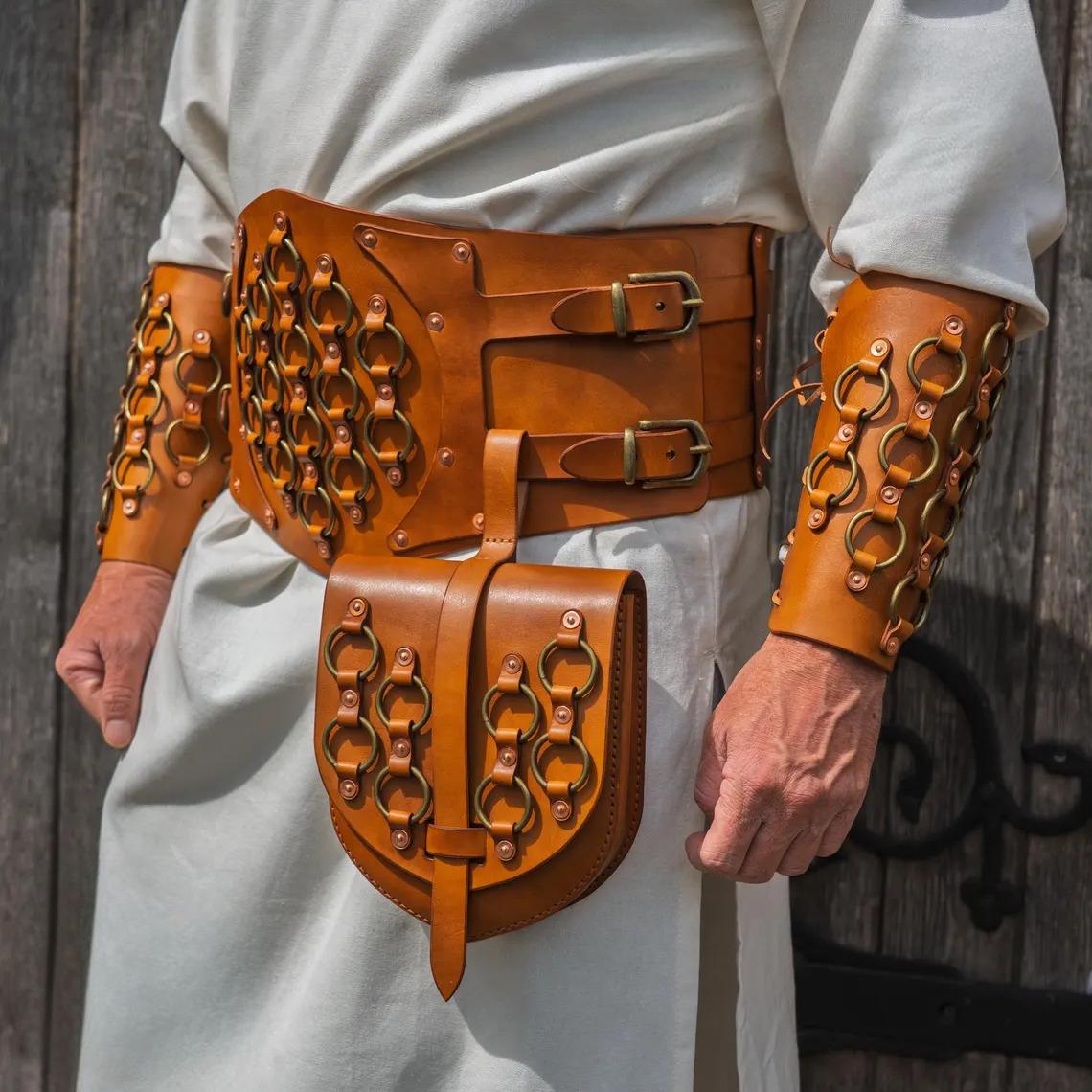 亚马逊独立站新款中世纪文艺复兴权力的游戏德雷莫尖刺皮革环护腕