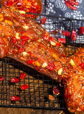 四川麻辣手撕烤兔整只冷吃兔肉成都特产即食熟食兔腿兔头真空小吃