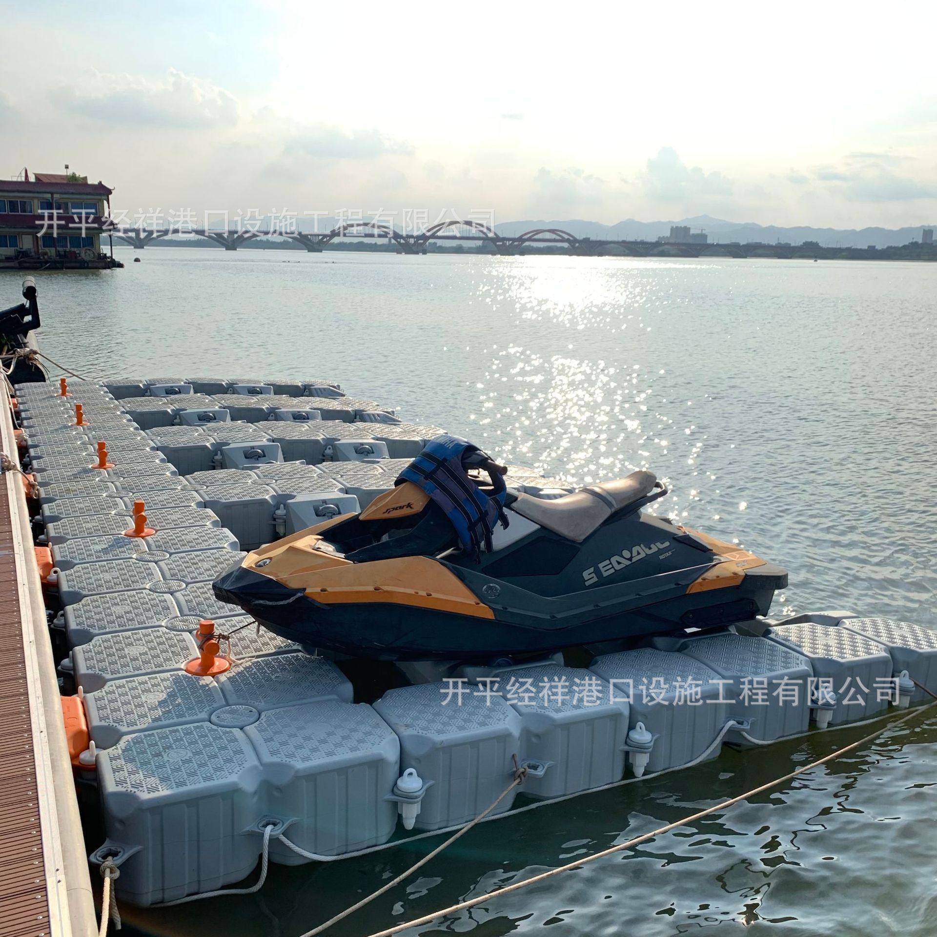 厂家直销水上浮筒码头网箱养殖钓鱼水上休闲平台摩托艇快艇泊位,五金/工具,航标/浮球/航道设施,淘宝优惠券,粉丝福利购,淘宝优惠卷
