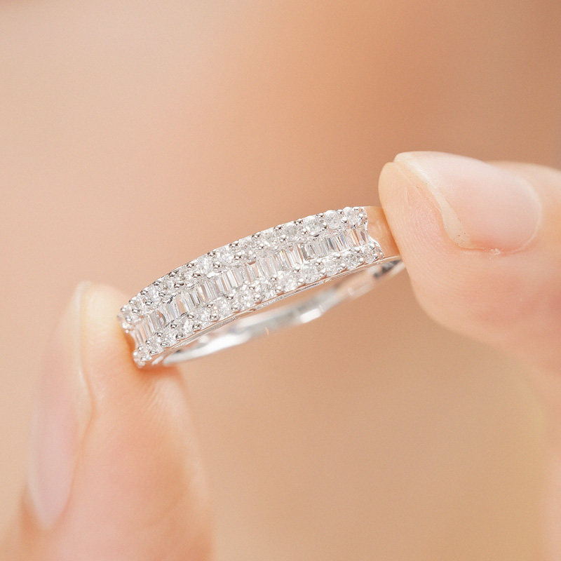 fft 白18k金50分双排戒梯方钻石群镶碎钻显大女戒 正品真金真钻女